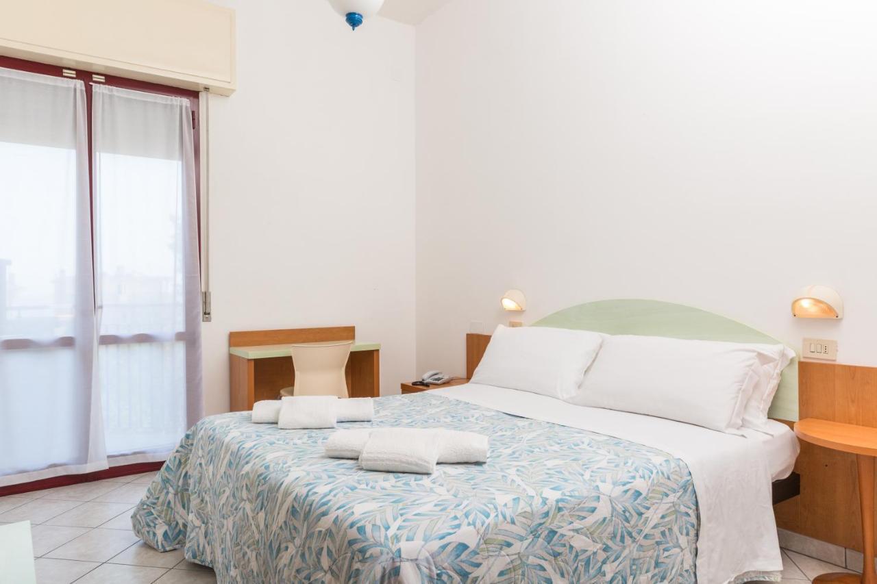 Hotel Parini Bellaria-Igea Marina Esterno foto