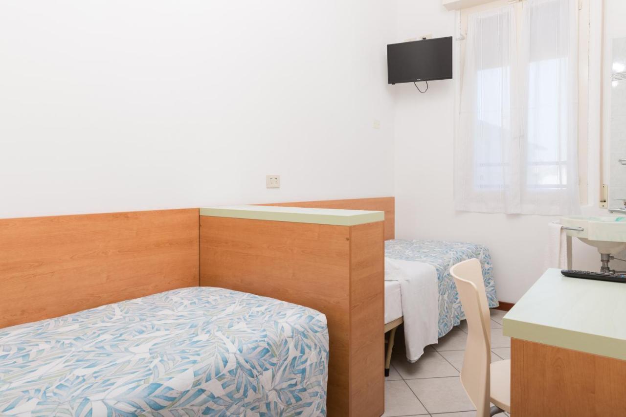 Hotel Parini Bellaria-Igea Marina Esterno foto