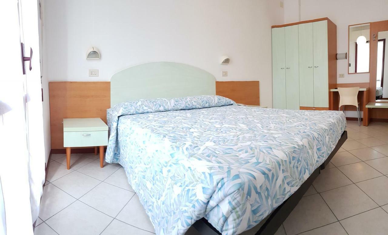 Hotel Parini Bellaria-Igea Marina Esterno foto